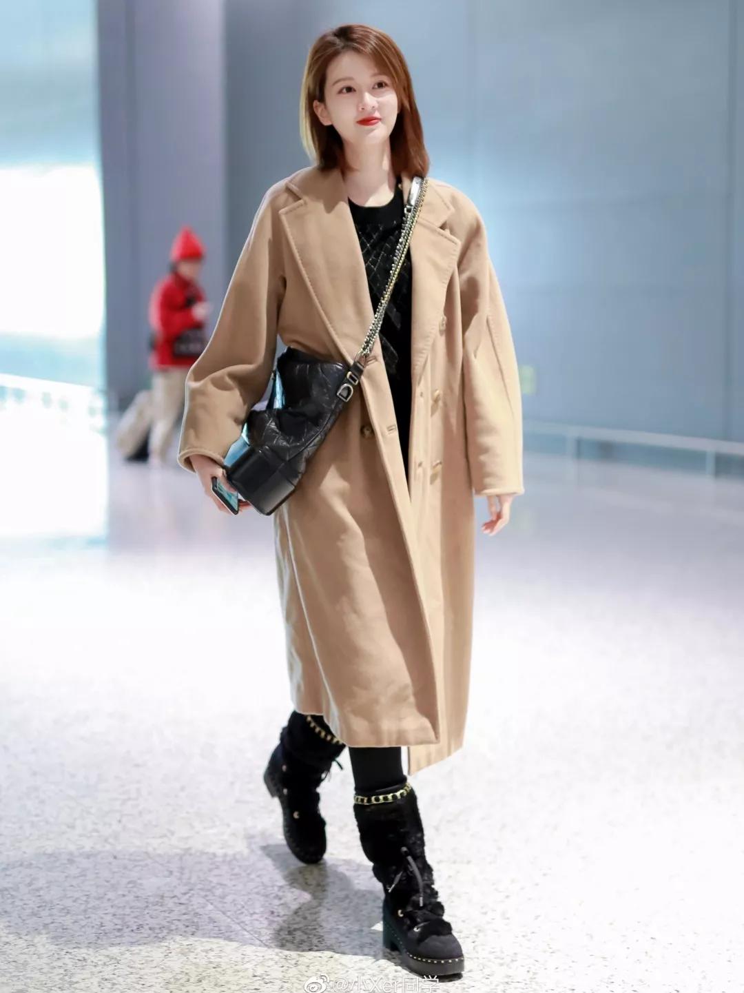 乔欣的包能装下什么,乔欣真的很有钱吗