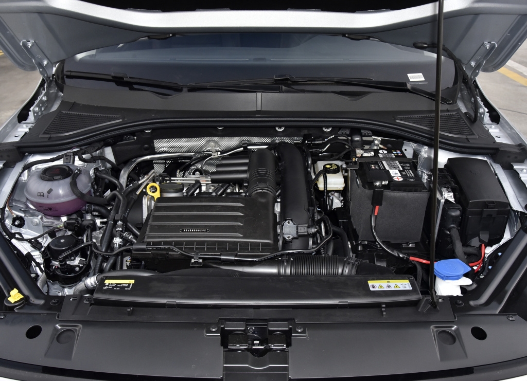 从5个方面简评丰田卡罗拉,宝来的评价