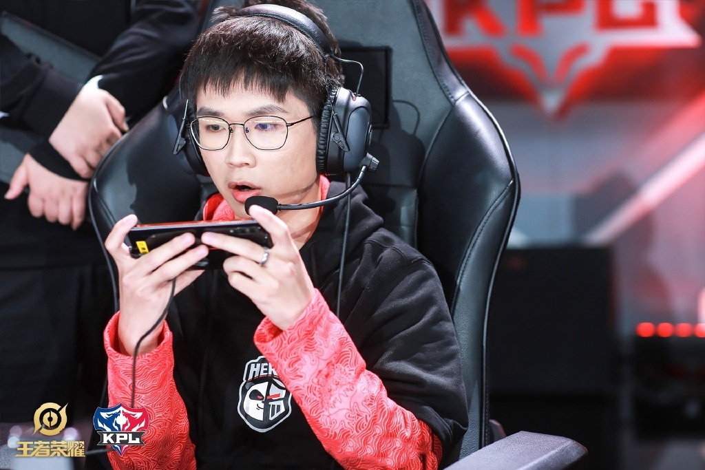 王者荣耀dyg对vg寒夜,王者荣耀dyg战队中单久诚去哪了