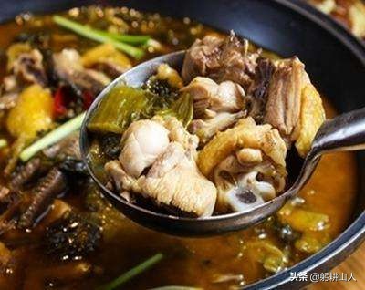 清汤酸菜鸡火锅家常做法,正宗重庆酸菜火锅鸡做法