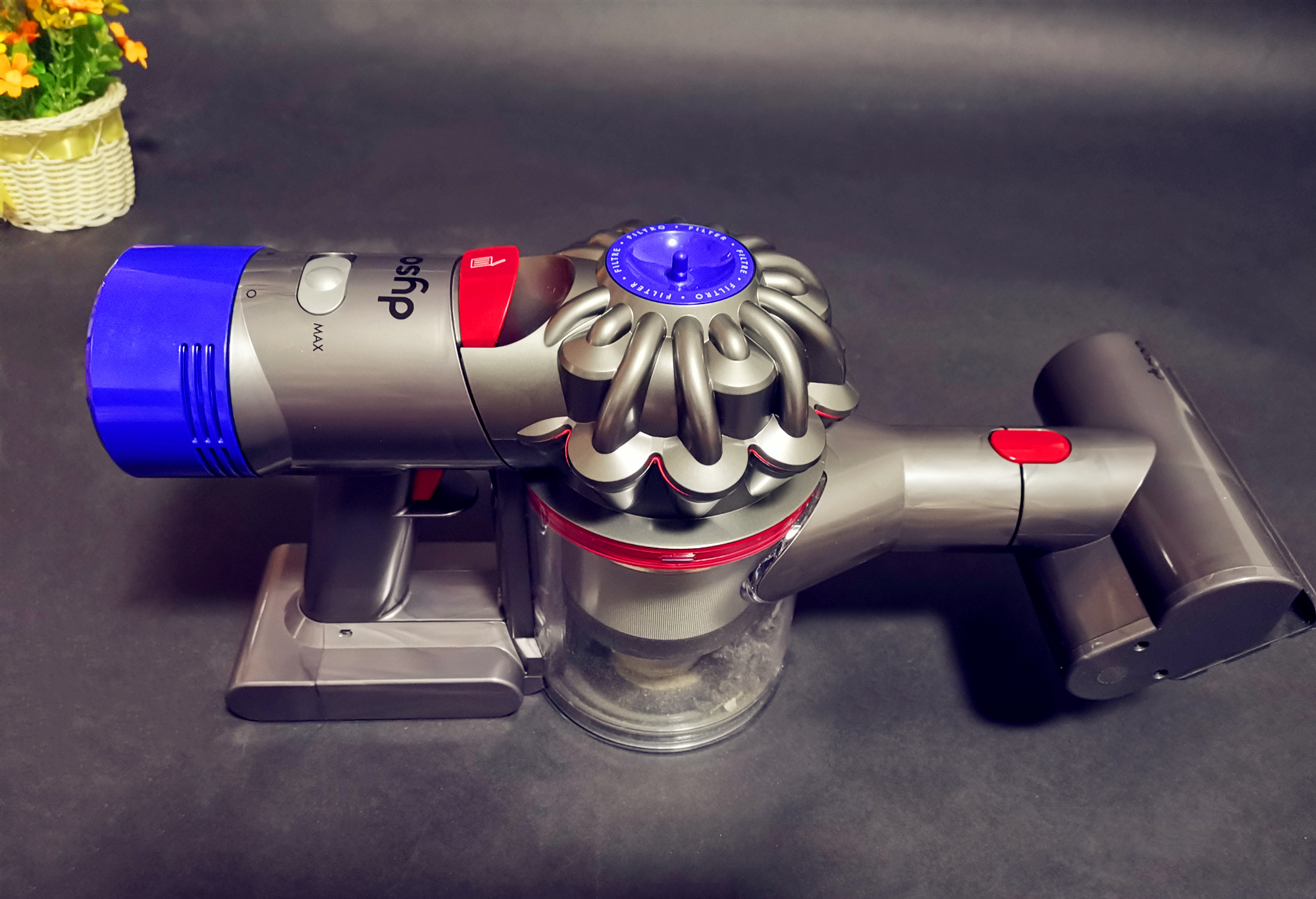 戴森dyson除螨仪手持吸尘器v7,dyson戴森v7吸尘器如何