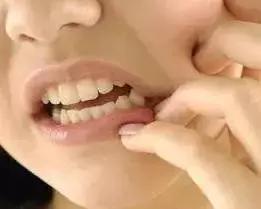 小孩总是晚上牙疼怎么回事,孩子总是晚上牙疼