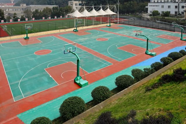 在和女友的订婚宴上我提了分手,和女友订婚前夕她向我提出分手