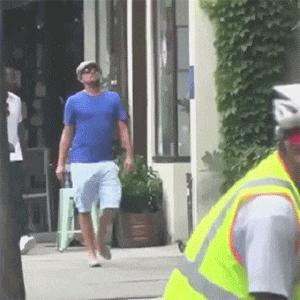 看了整整七分钟，他们最终还是上去了