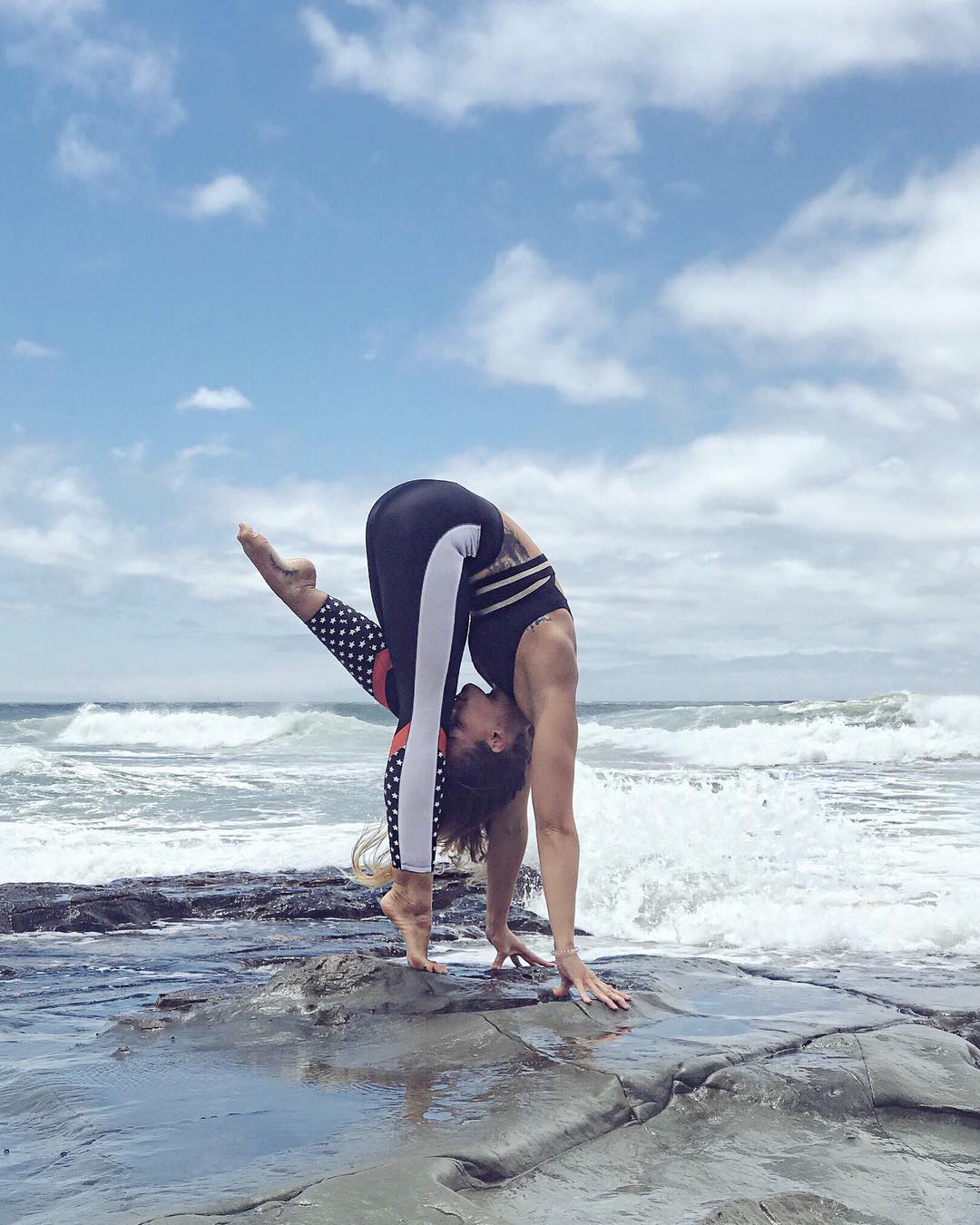 肠胃功能紊乱怎么揉肚子,扭转体式有助消化功能吗