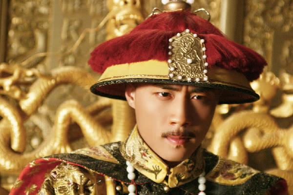 康熙初见乾隆完整版,康熙第一次见到乾隆就喜欢他吗