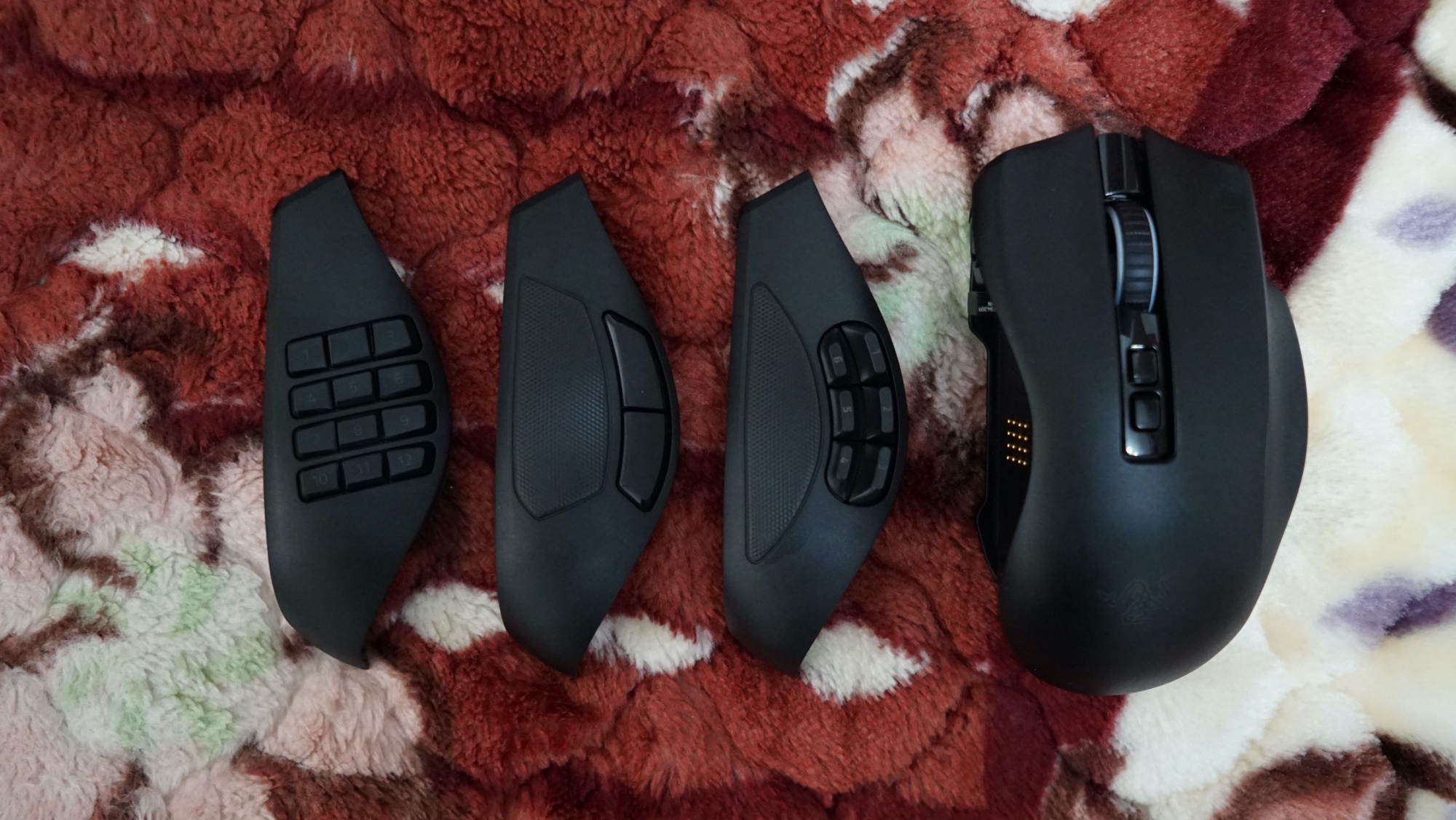 雷蛇nagapro那伽梵蛇专业版,雷蛇娜迦梵蛇专业版和v2的区别