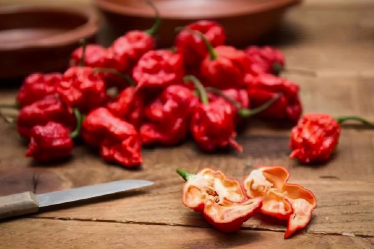 江苏女孩因吃辣椒“全身麻痹”,辣椒精是什么?食物中为何见到它