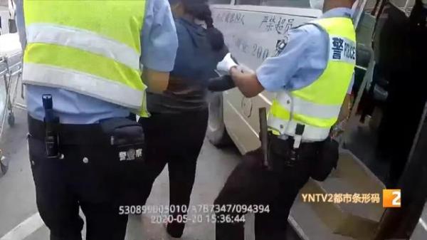 七十多岁老人全身抽搐是怎么回事,老人身体突然抽搐抖动是什么原因