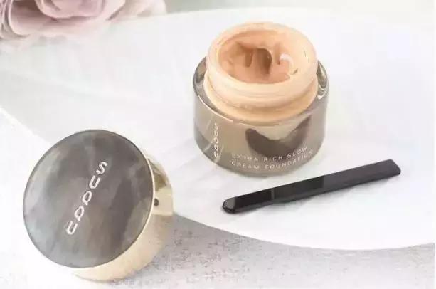 卡姿兰粉底液小奶猫三代秋冬,平价油皮粉底液遮瑕持久秋冬