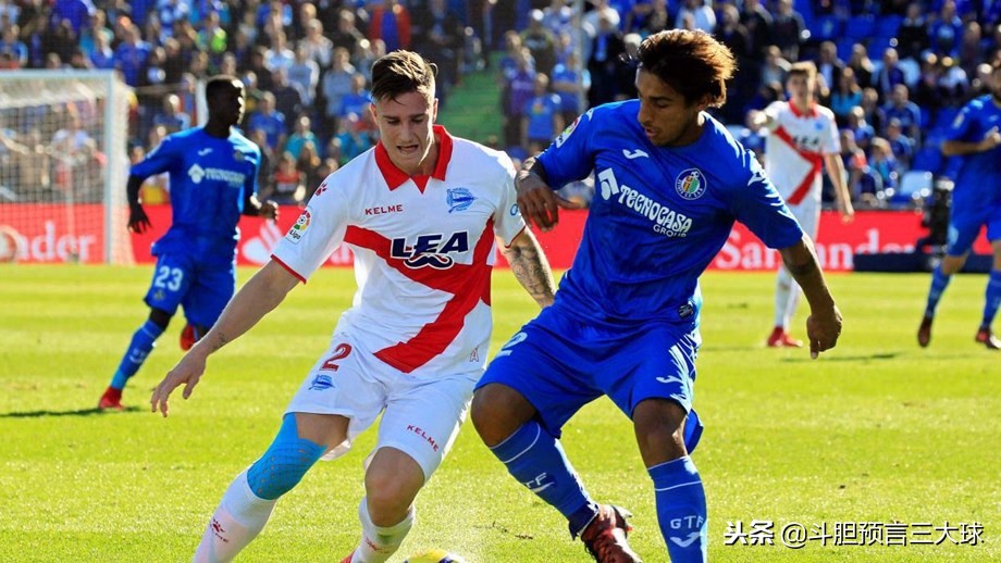 西甲黑马4-3胜10人,西甲15天黑马