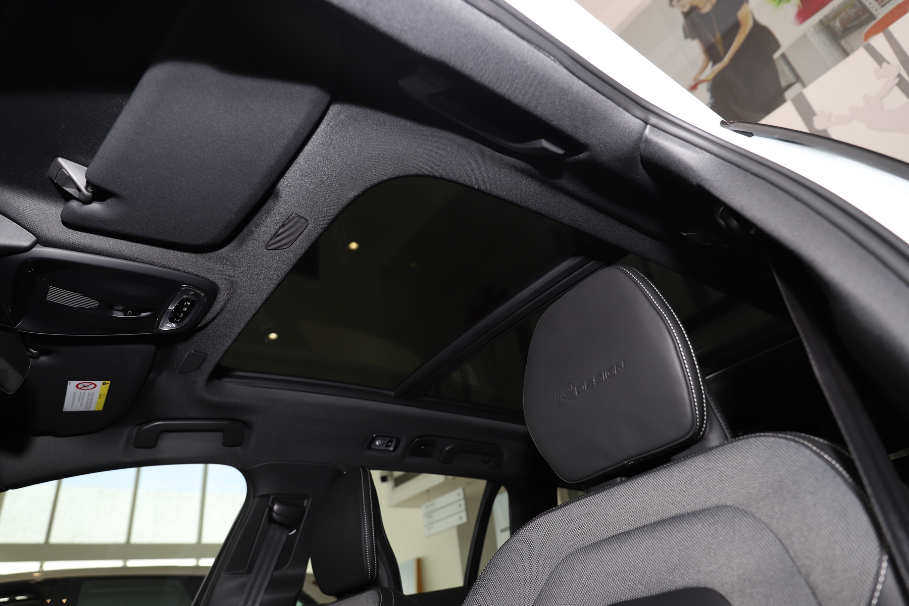 沃尔沃v60是旅行车还是旅行轿车,沃尔沃v60旅行选哪个版本