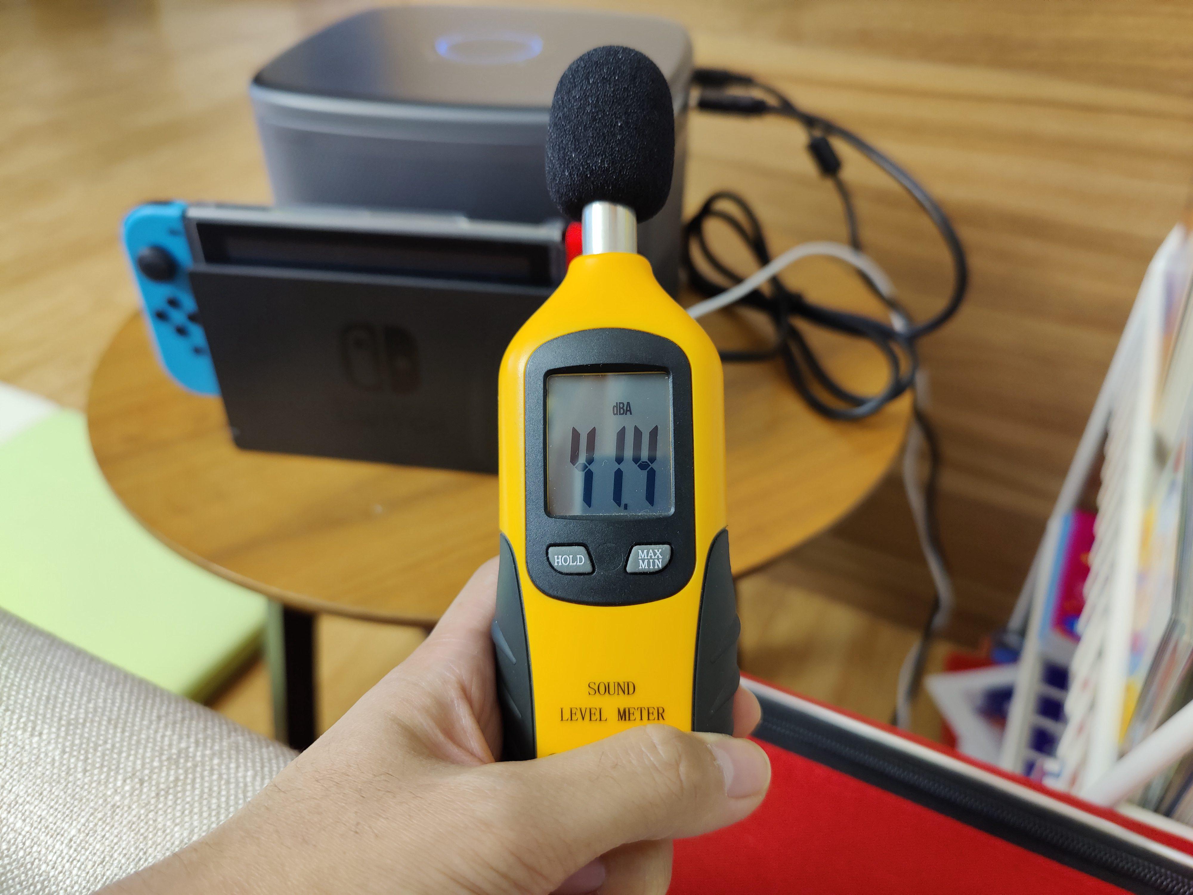 客厅投影仪布局方案,未布线怎么补救