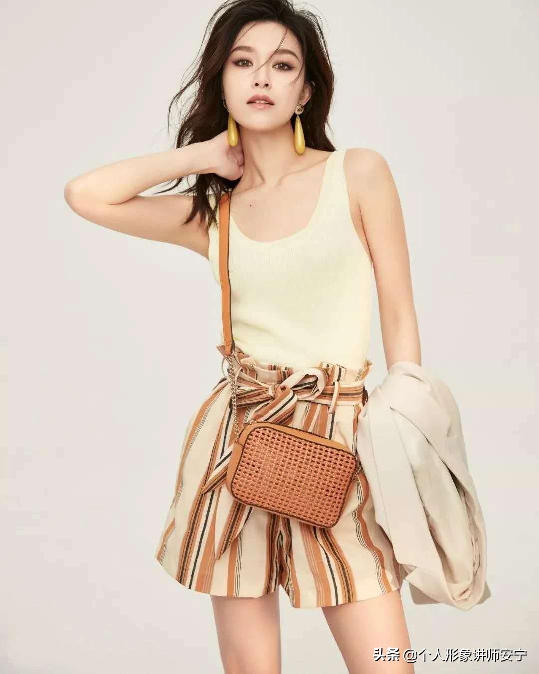 怎么凸显腿长穿搭,短腿配长腿方法