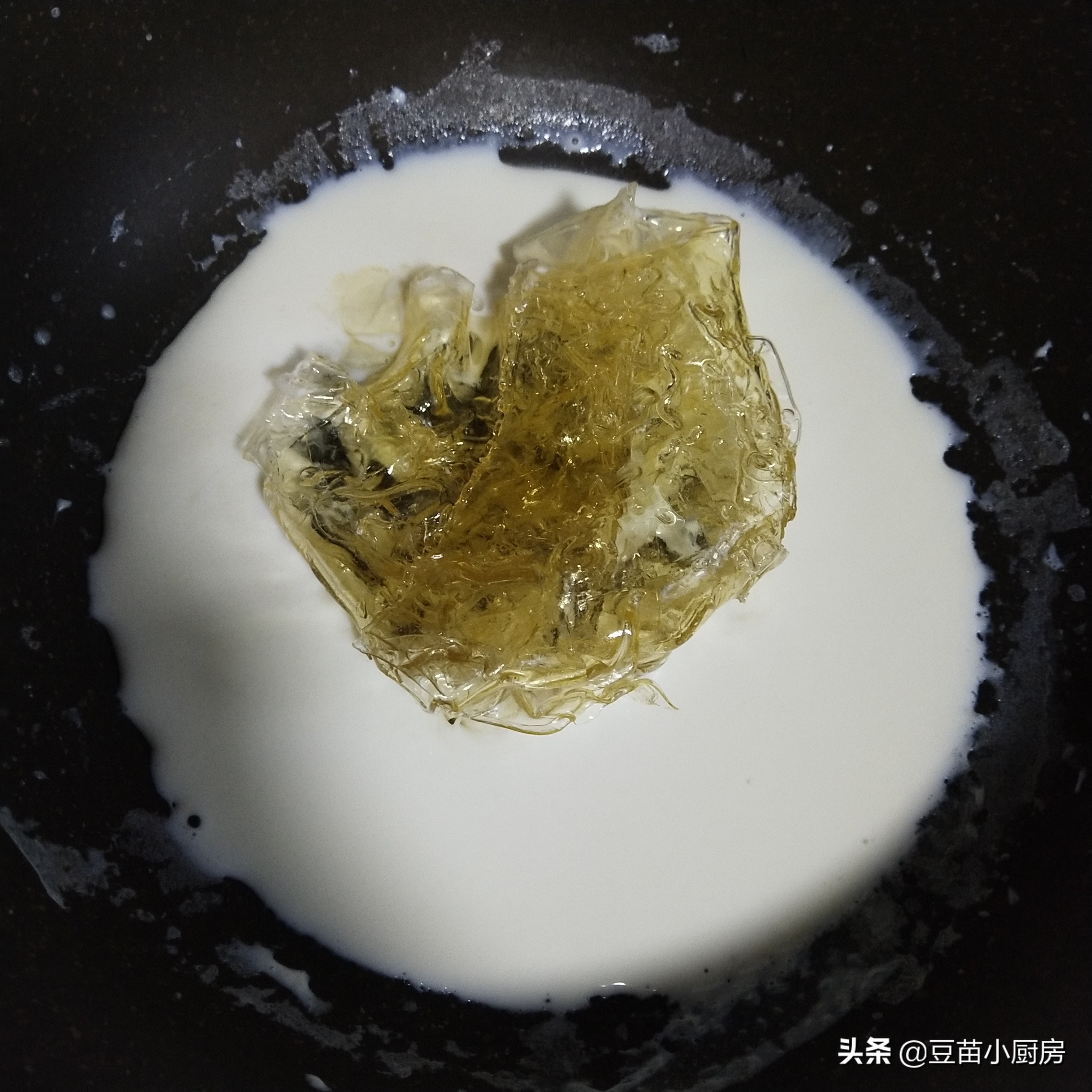不用烤箱也不用蒸的蛋糕超简单,怎么做蛋糕和奶油不需要烤箱