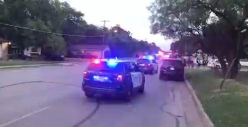 美国600人聚集在公园发生枪击案!警方:这是他们自找的