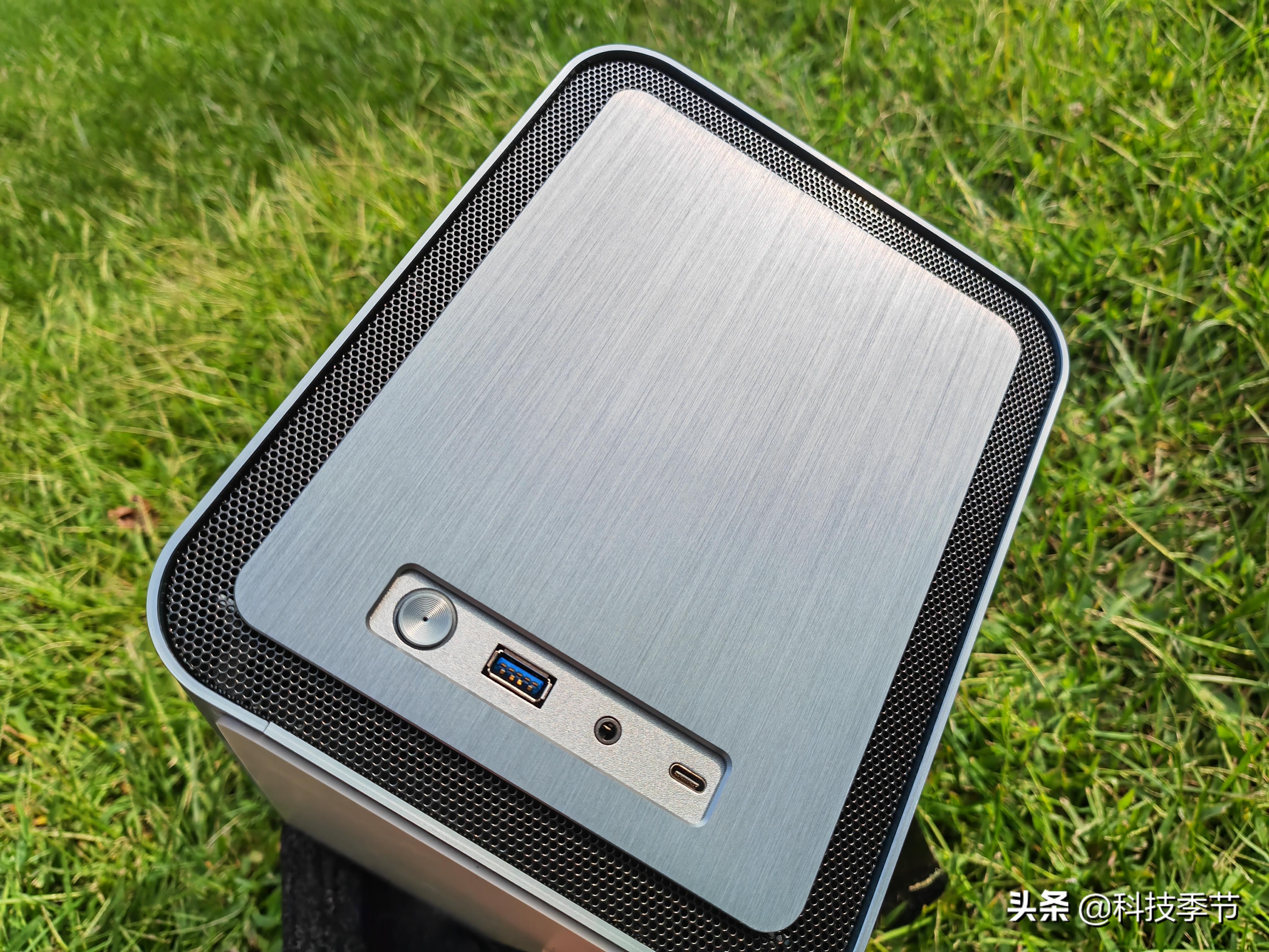 乔思伯n1机箱装机教程,乔思伯n1小型nas机箱首发开箱