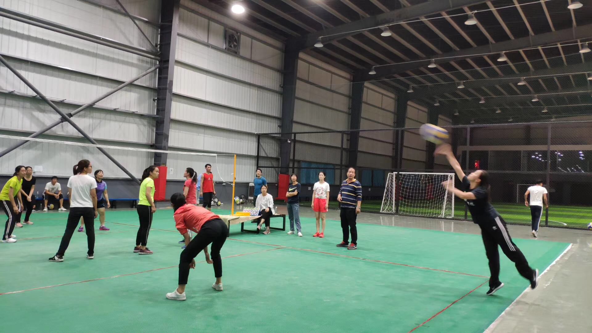 10000平室内游戏厅,居家室内羽毛球场地