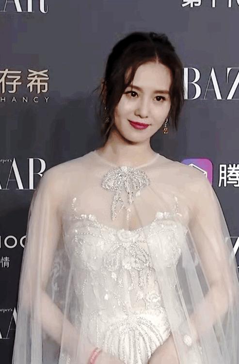 祛眼袋没有卧蚕了,没有卧蚕明星