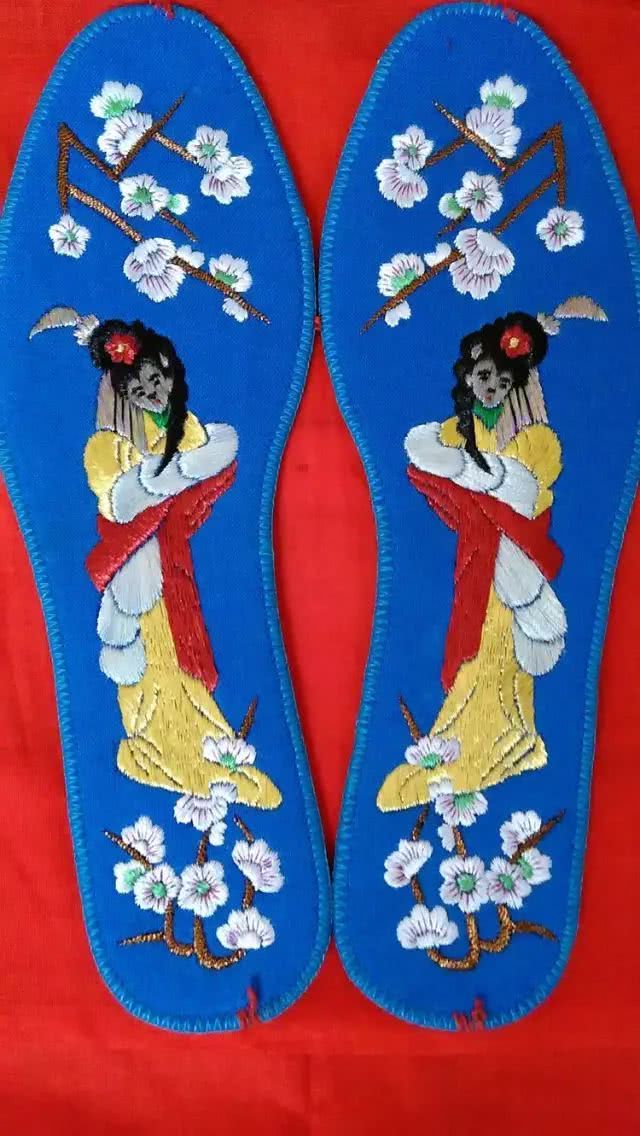 十字绣鞋垫花样图解大图,最受欢迎的小格子鞋垫图案