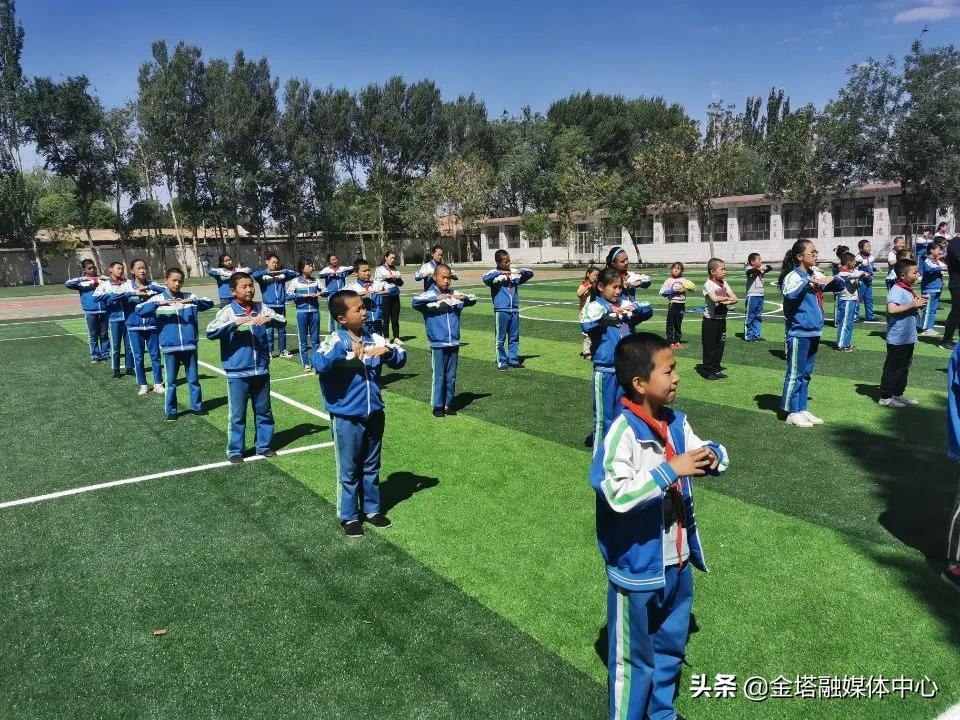 现在的课间操都这么潮了,各种奇葩的课间操