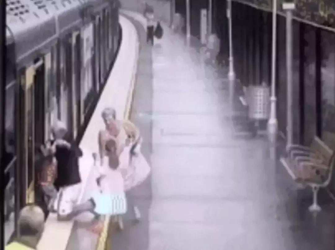 波士顿恐袭事件中国华人,波士顿恐袭事件华裔