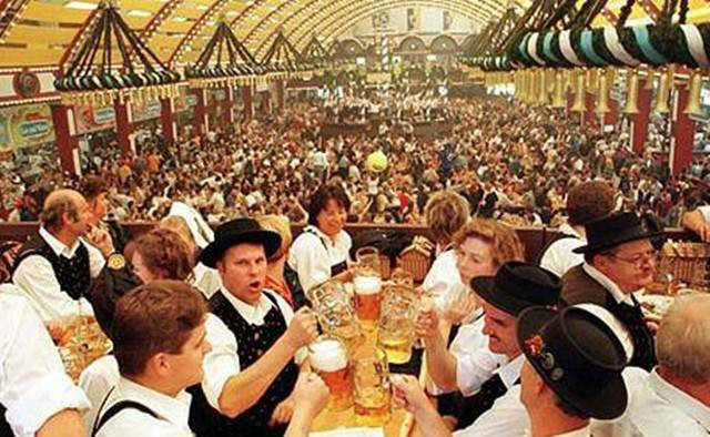 德国工人为什么工资高时间少,德国工人为什么能干一辈子