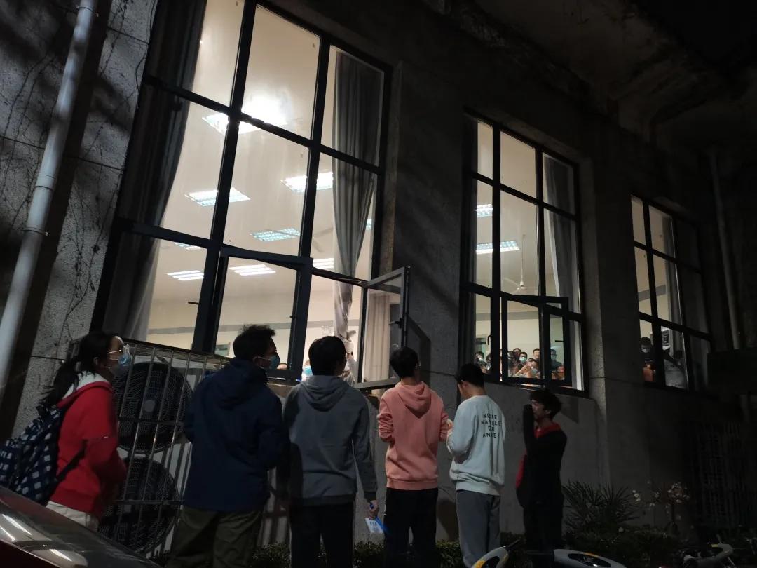 武大恋爱课央视点评,爱情课武大