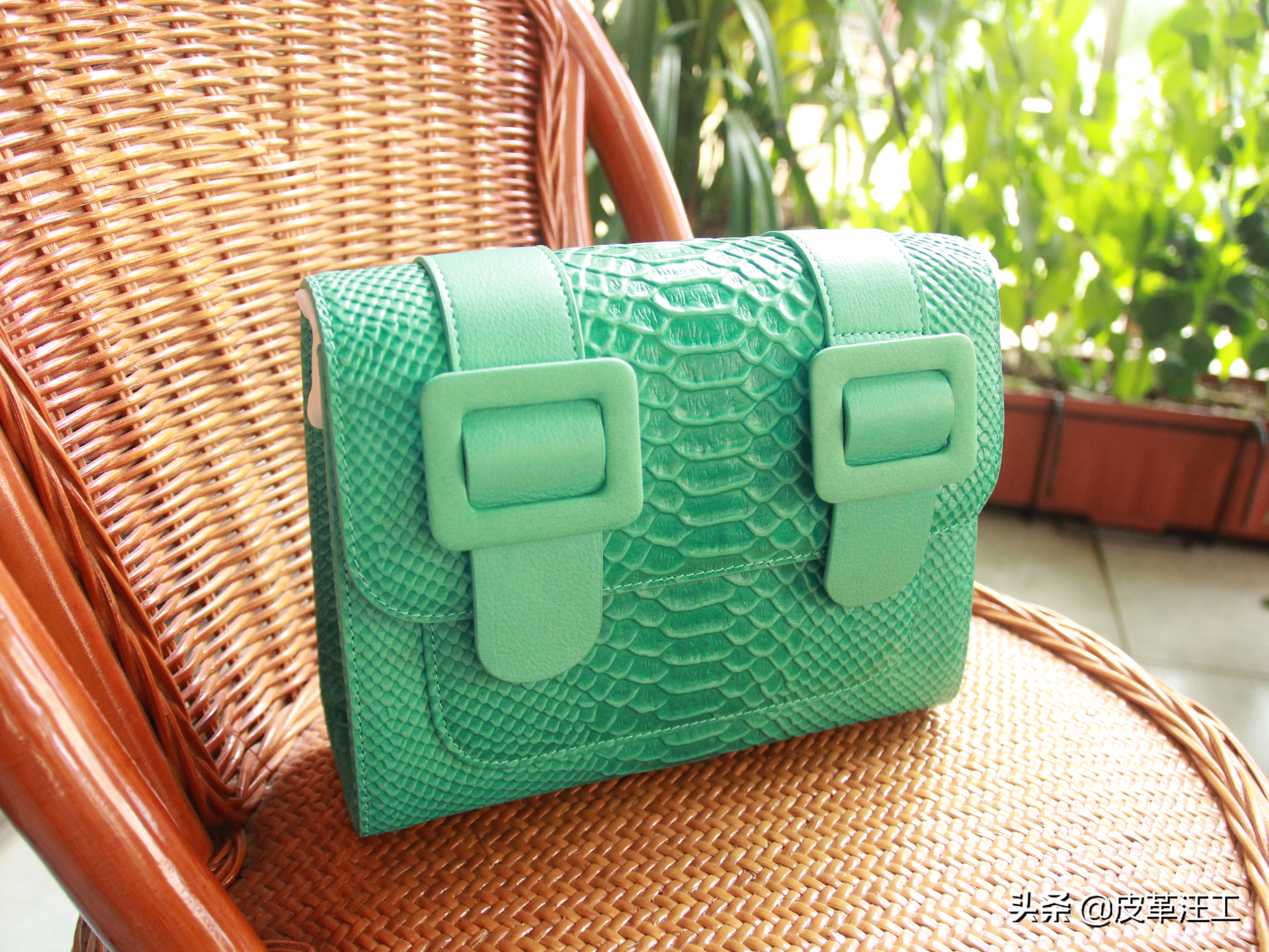 官方正品牛皮女包秋冬百搭款,各种蛇纹真皮气质女包