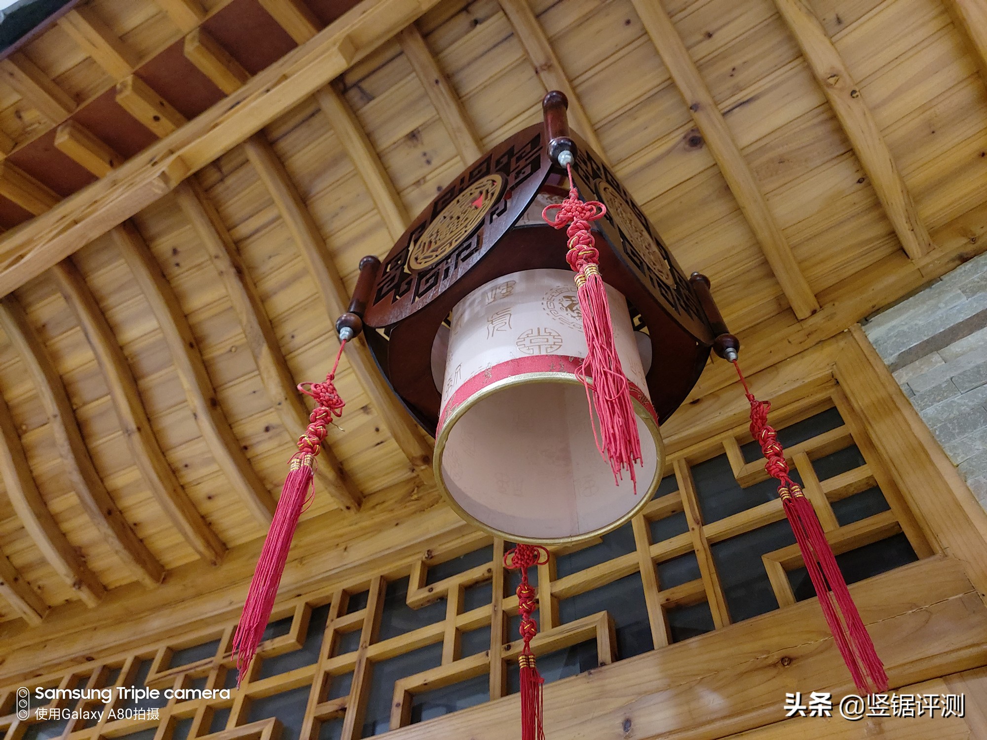 三星A80深度评测，6.7英寸全面屏，旋转摄像头设计