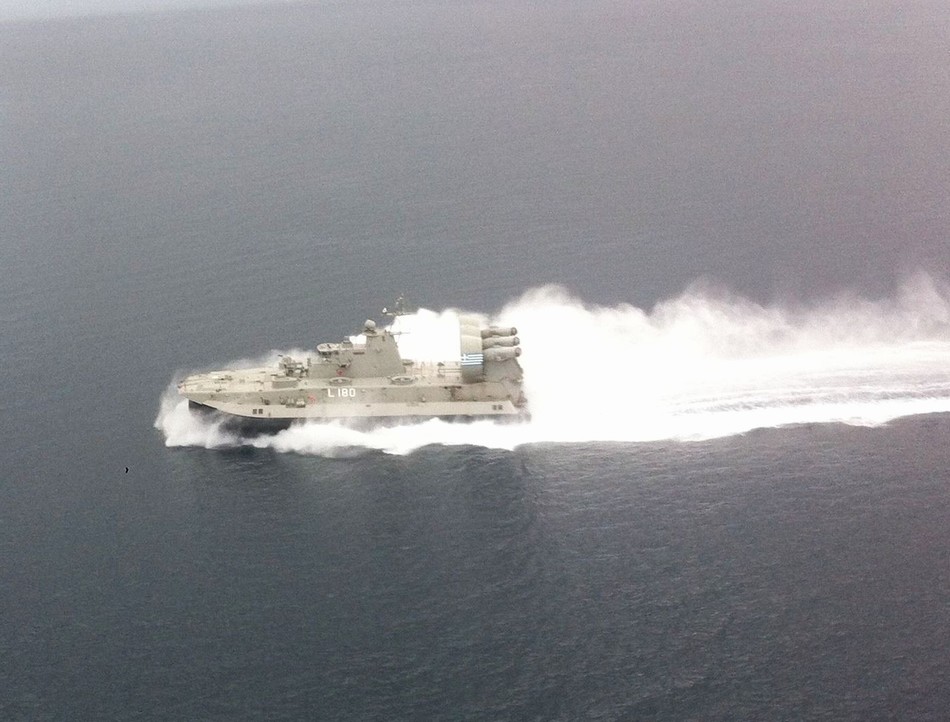 希腊也买过野牛气垫艇，每艘比我们便宜三千万，中国海军被坑了吗