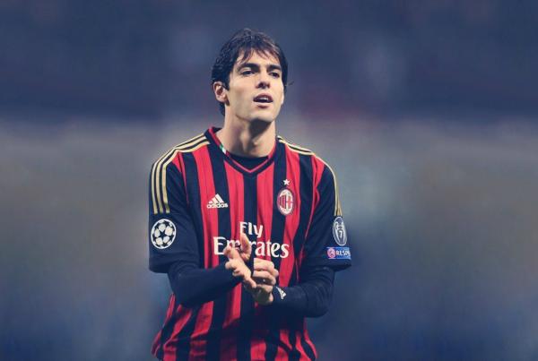 球场上奔跑的美好肉体，让女球迷疯狂的10大足球帅哥盘点，慎点哦