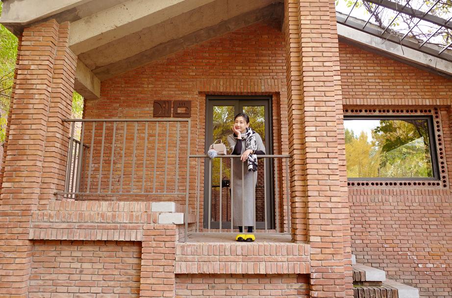 蹦床公主美少女,公主裙蹦床