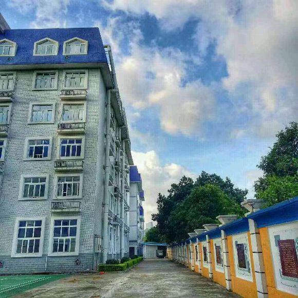 微巡礼惠州市一中实验学校,惠州市东江高级中学是公办吗