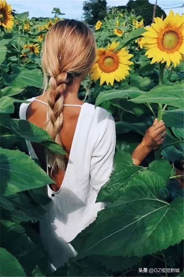 拍照完美避开所有镜头,拍照时怎样克服不看镜头的尴尬感