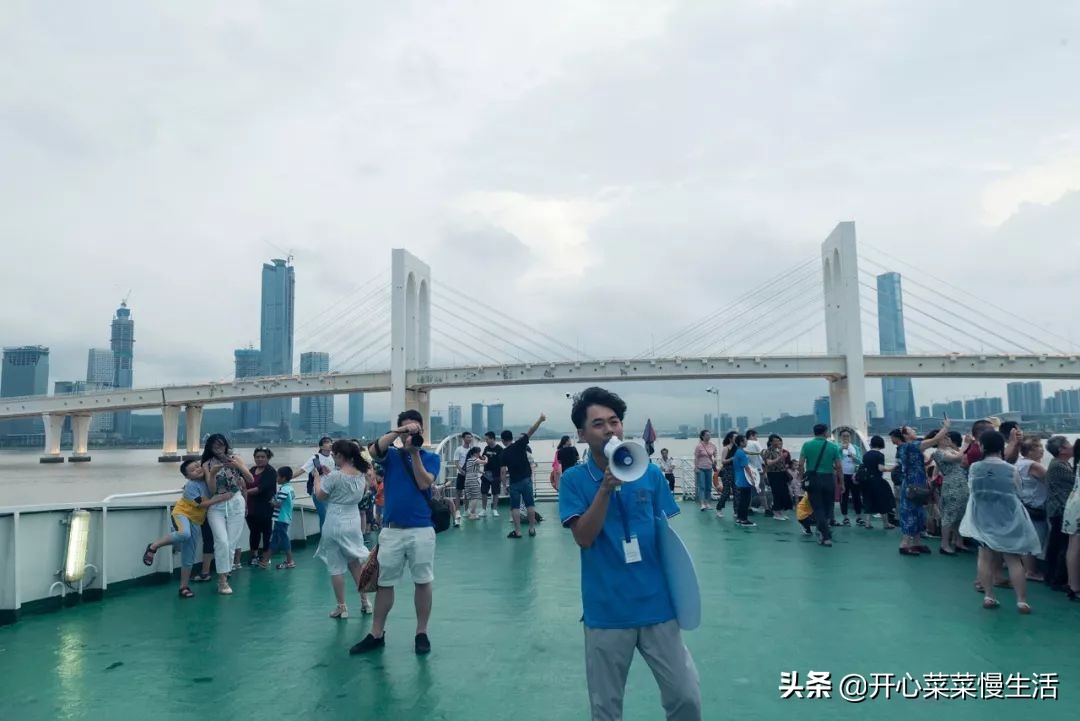 珠海第一座桥珠海大桥 (建造香港澳门珠海大桥花了几年)