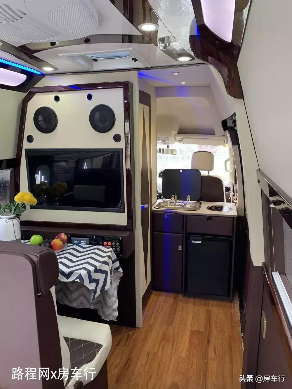 房车大全20-30万的c型房车限量版,房车价格30万元空间大全新自动挡