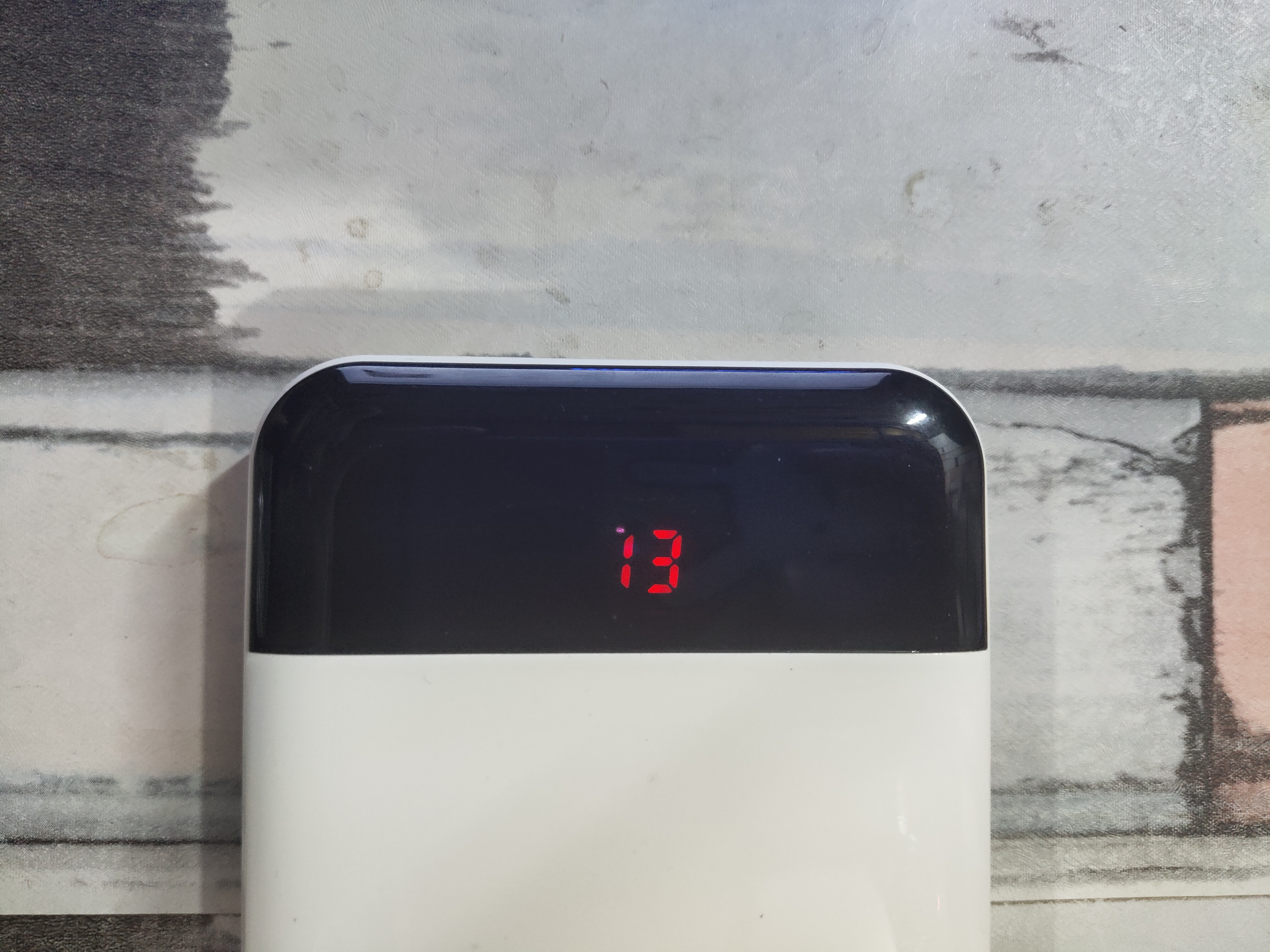 荣耀充电宝好还是爱国者充电宝好,爱国者超薄充电宝测评