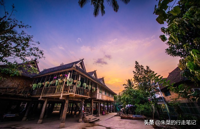 西双版纳泼水节攻略,西双版纳傣族泼水节和广西泼水节