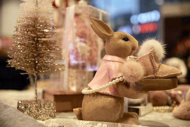 神秘巨星陪你“尽兴”感受,炸裂全成都的跨年派对~