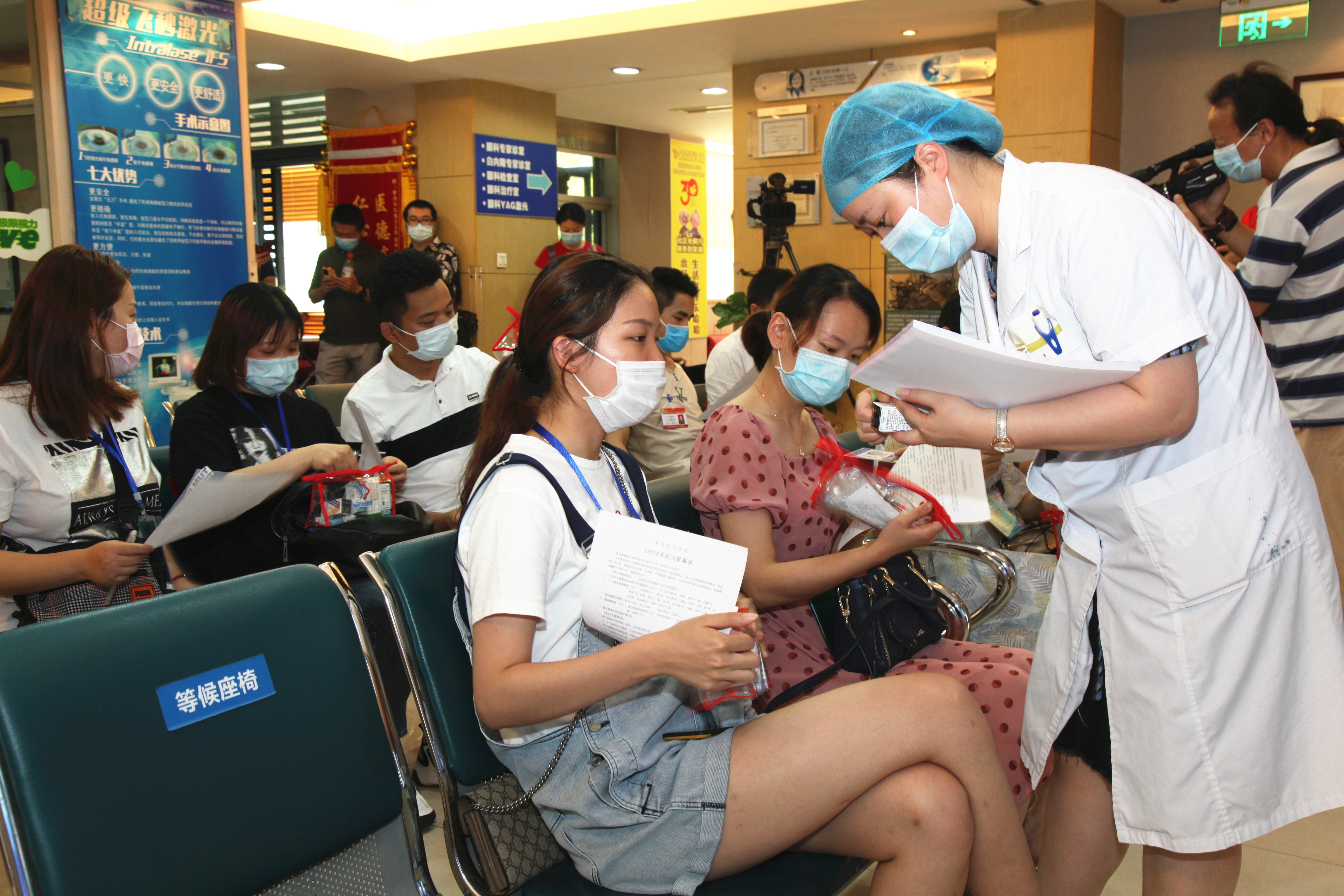 向最美逆行者致敬!援鄂医护接受激光近视手术,免费