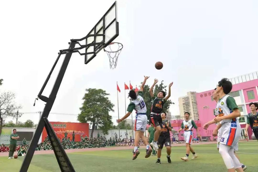 一百多人体育节开场,体育1000人活动