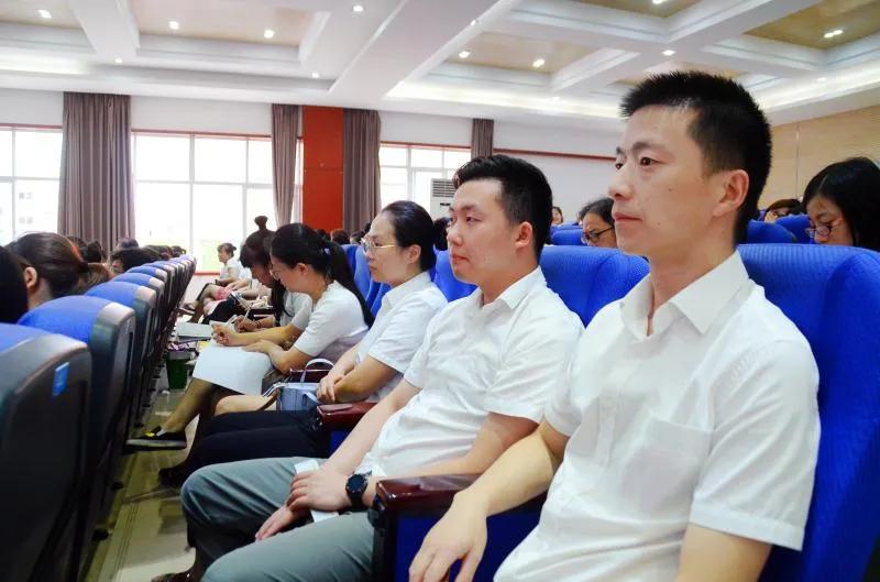 防控疫情决胜中考校长讲话,疫情防控高三年级考试