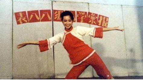 赵薇蒋雯丽长相分析,蒋雯丽比赵薇大10岁