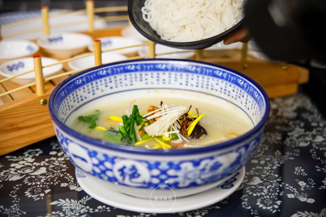 曲靖过桥米线所有门店,曲靖米线多少钱一碗