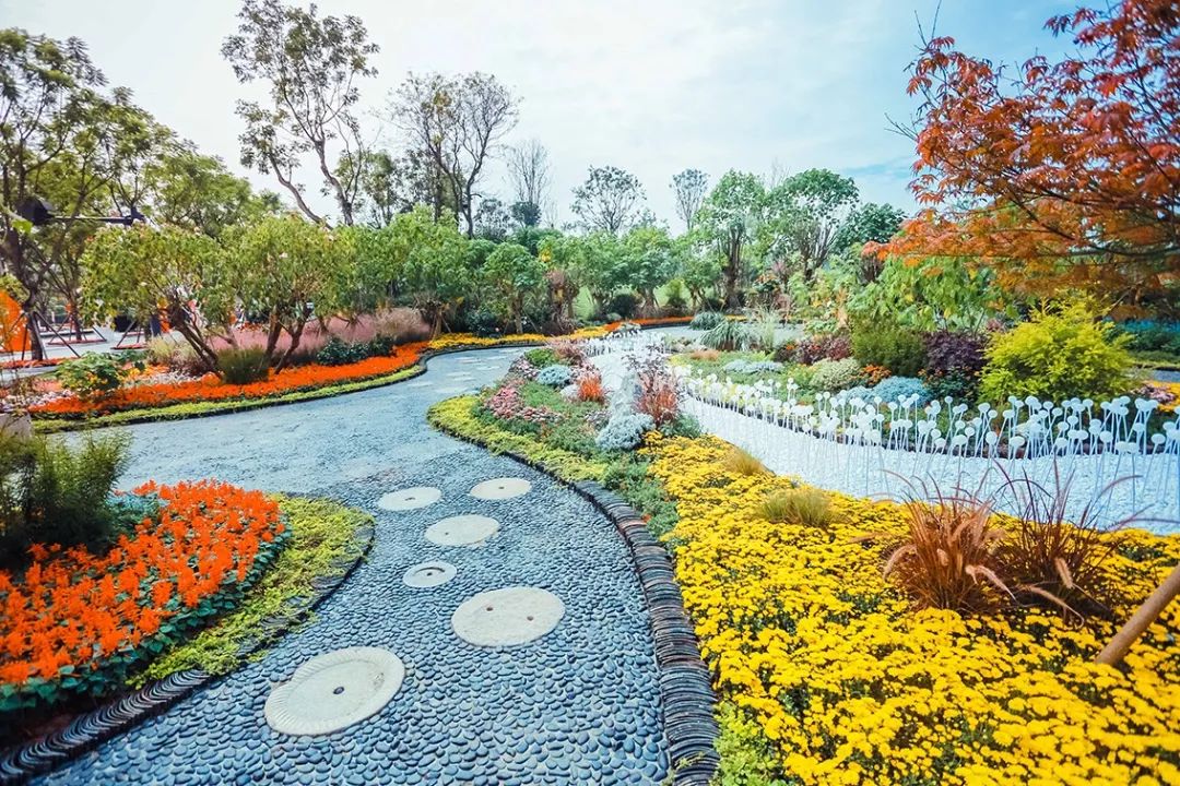 成都绿道被隔开,成都被3条路包围的楼盘