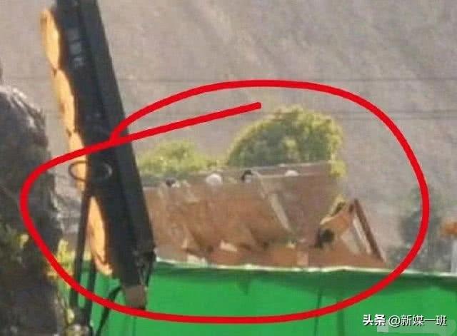 皓衣行被站姐埋伏,皓衣行路透爬楼梯