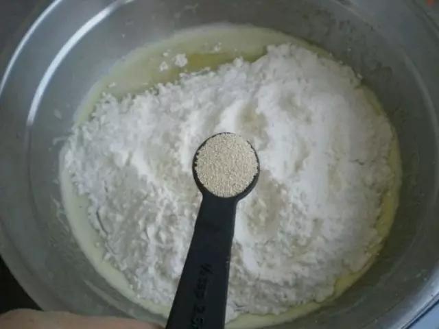 酵母泡打粉和碱同时加行吗,酵母泡打粉小苏打的区别