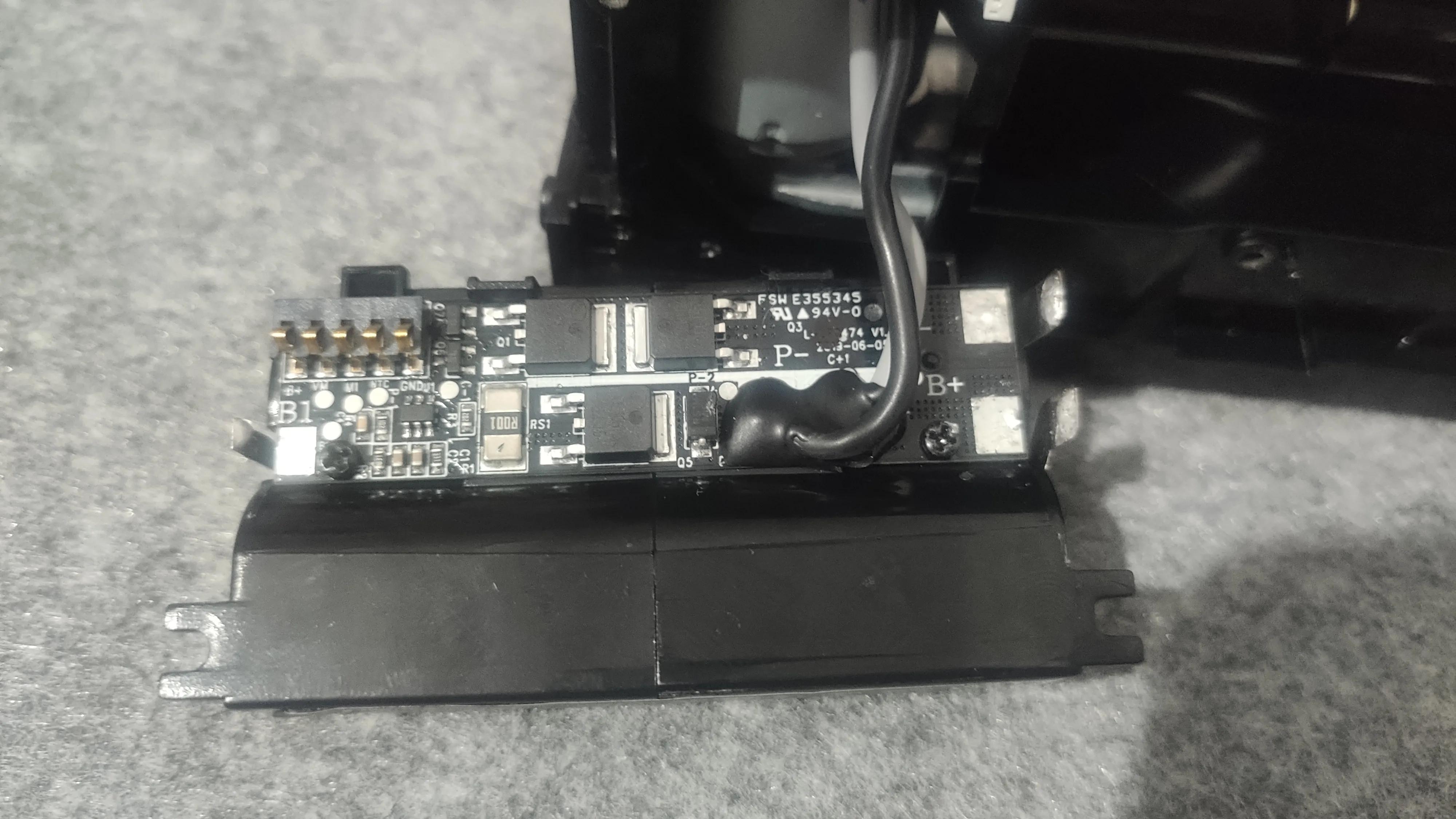 小米充气宝更换电池教程,拆卸小米充气宝