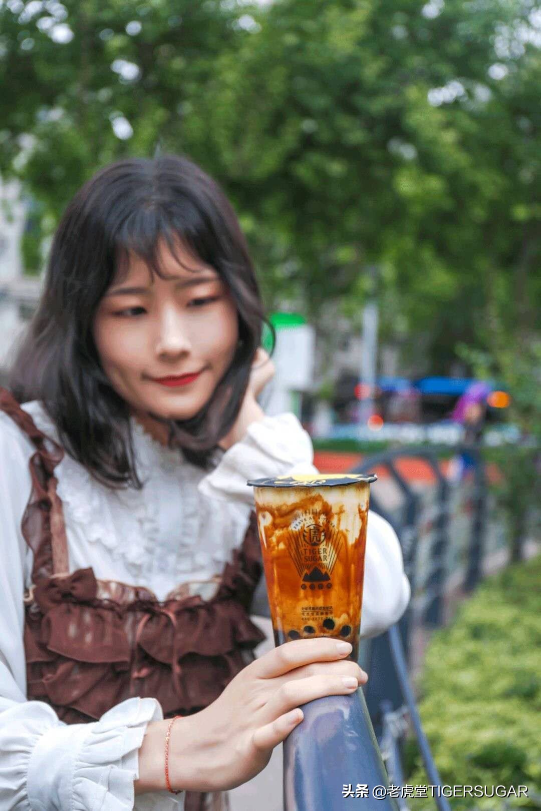 夏日炎炎,有你真甜,用老虎堂TIGERSUGAR这杯奶茶和你表白